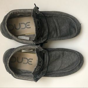 Hey Dude Mens slip on shoes.